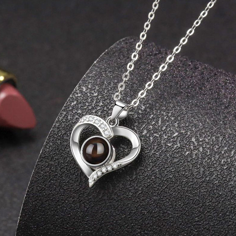 Amazon New Love Heart-shaped Projection Necklace Female 100 Languages Color Photo Customization Family Photo Graduation Photo