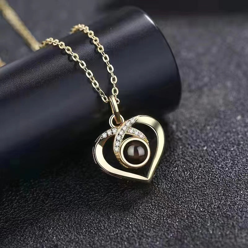 AliExpress Hot Sale Love Heart-shaped Projection Necklace 100 Languages Custom Family Portrait Black And White Color Photo