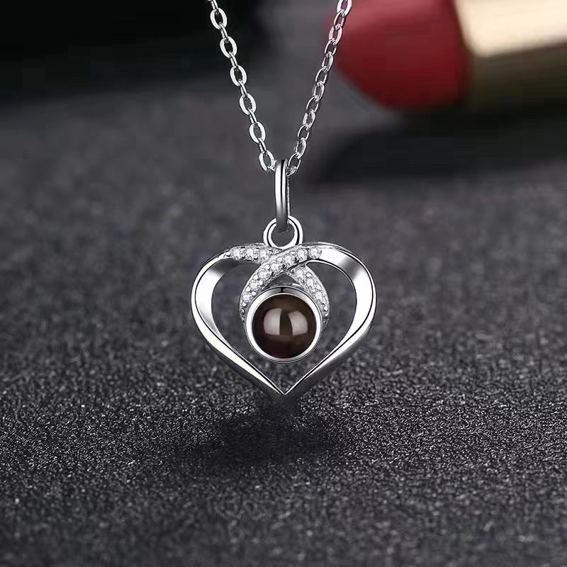 AliExpress Hot Sale Love Heart-shaped Projection Necklace 100 Languages Custom Family Portrait Black And White Color Photo