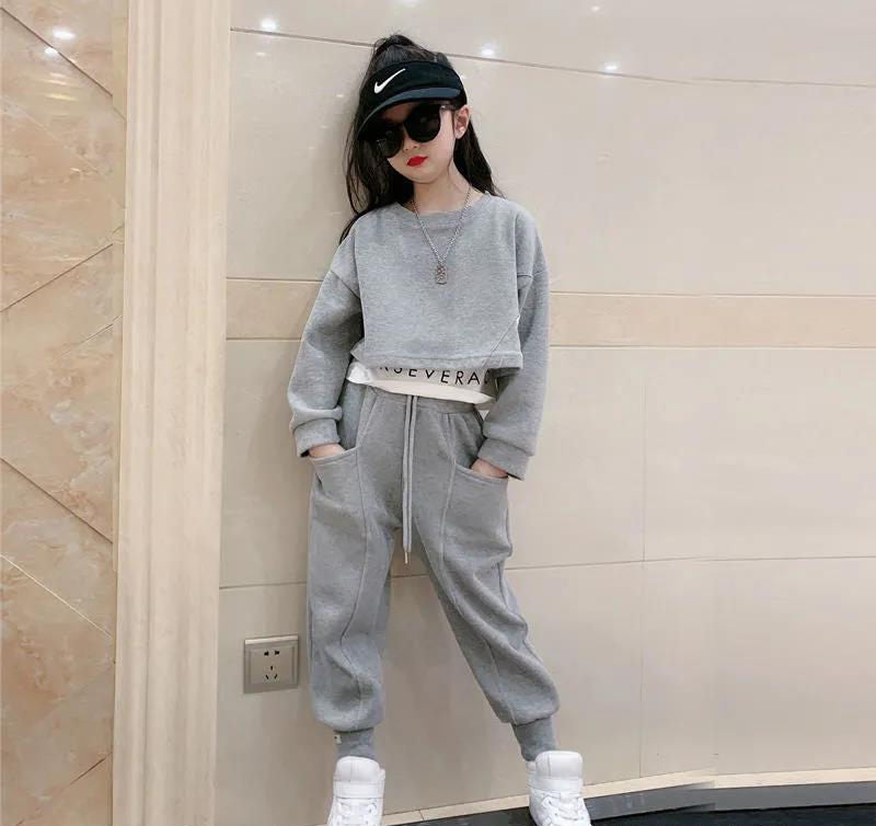 Girls' Spring Suit 2022 New Children's Western Style, Big Children's Spring And Autumn Leisure Sports Sweater Two-piece Trend